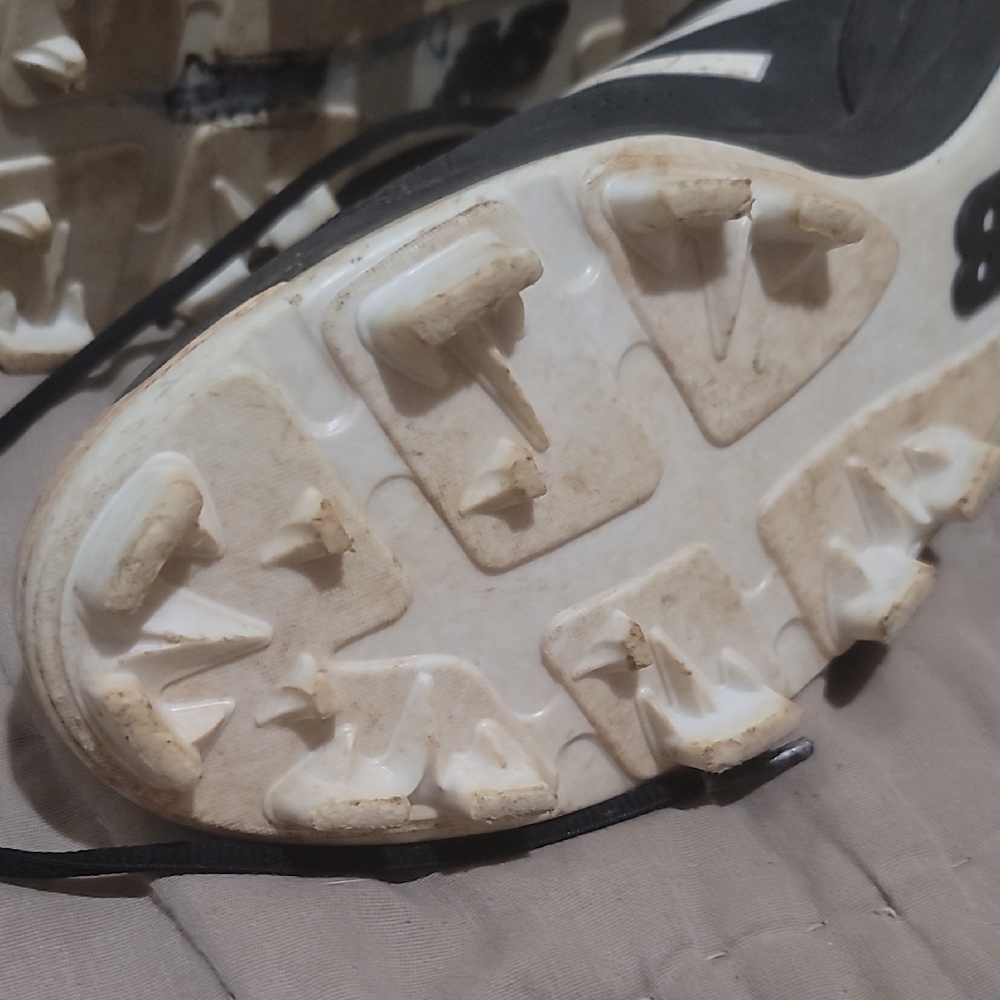 Men's New Balance Cleats - Picture 6 of 8